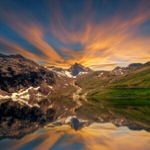 miroir des cimes lac de montagne